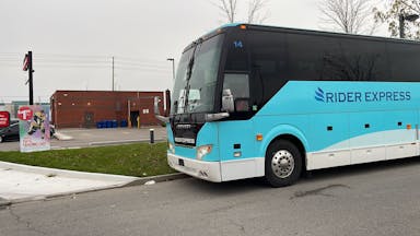 Mississauga Bus Stop PageBlocks.web.contentComponents.stationImages.outsideVisionFromStreet